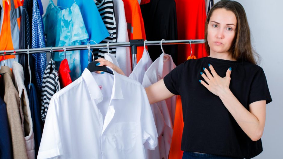 Cum să îți alegi hainele potrivite pentru forma umerilor